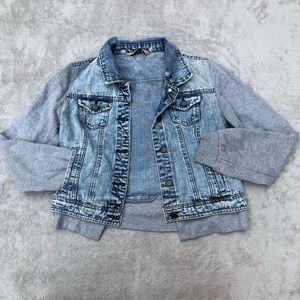 Jean jacket with gray sleeves